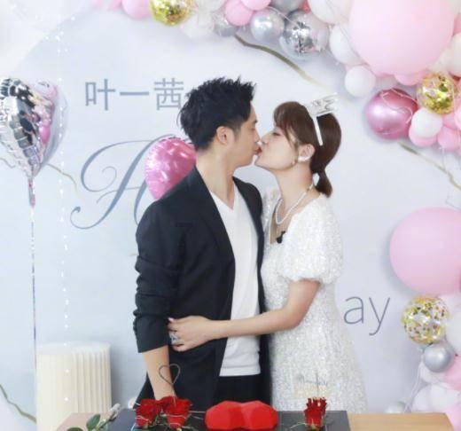 为什么女生比男生更情绪化？真的是因为更在乎吗？游戏画面